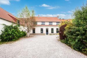 Το κτήριο όπου στεγάζεται  η παραθεριστική κατοικία