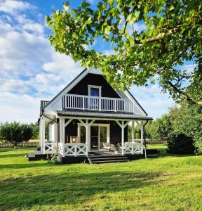 En have udenfor Cabin120 Siemiany- Slowlife na Pojezierzu Iławskim