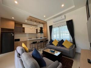 Η κουζίνα ή μικρή κουζίνα στο Leigh Villa