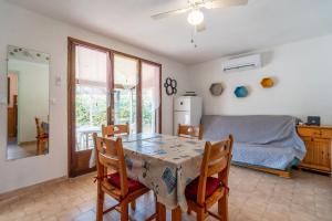Posezení v ubytování Maison 6 Pers, proche de la plage