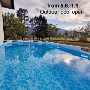 Πισίνα στο ή κοντά στο Peace Holiday Home