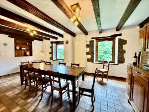 Posezení v ubytování La Ferme du Pré Toussaint - Spacieux gîte au calme + 16 fotografií