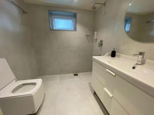 Koupelna v ubytování Hotel Ketan + 31 fotografií