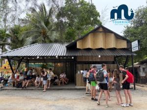 Gæster der bor på Tourrina Speedboat + 23 billeder