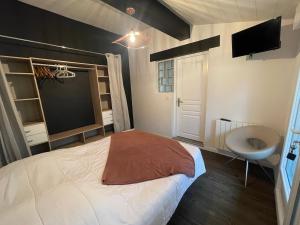 Ένα ή περισσότερα κρεβάτια σε δωμάτιο στο Charming brand new apartment +11 φωτογραφίες