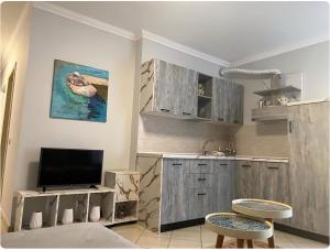 Photo de la galerie de l'établissement Beachfront Apartments Durres, à Durrës
