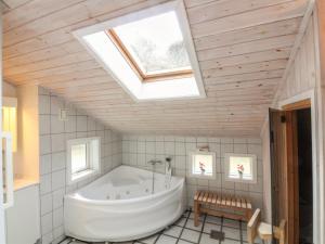 Koupelna v ubytování Holiday Home Adelbrand - 400m from the sea by Interhome + 14 fotografií