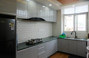 Kuchyň nebo kuchyňský kout v ubytování Two bedroom RR Apartment Near Swoyambhu