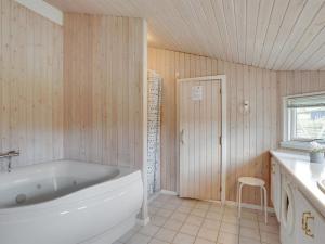 Koupelna v ubytování Holiday Home Justiina - 800m from the sea by Interhome + 16 fotografií