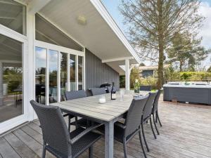 Balkón nebo terasa v ubytování Holiday Home Justiina - 800m from the sea by Interhome