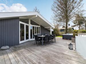 Balkón nebo terasa v ubytování Holiday Home Justiina - 800m from the sea by Interhome