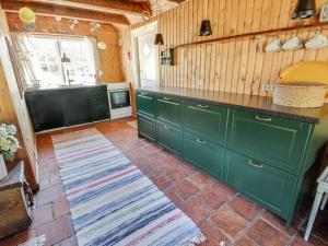 Η κουζίνα ή μικρή κουζίνα στο Holiday Home Emina - 400m from the sea by Interhome