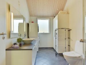 Koupelna v ubytování Holiday Home Erich - 1-8km from the sea by Interhome + 22 fotografií