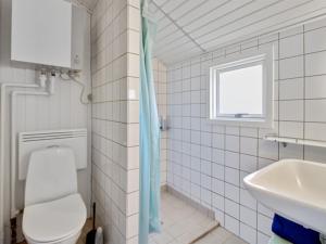 Koupelna v ubytování Holiday Home Jules - 300m from the sea by Interhome + 16 fotografií