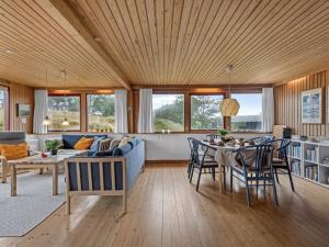 Χώρος καθιστικού στο Holiday Home Sweni - 800m from the sea by Interhome