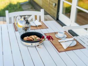 Nápoje v ubytování Holiday Home Ortwin - 300m from the sea by Interhome