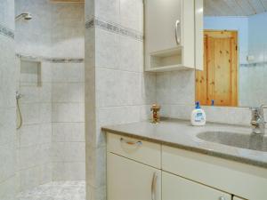 Koupelna v ubytování Holiday Home Arletty - 1km from the sea by Interhome