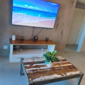 Μια τηλεόραση ή/και κέντρο ψυχαγωγίας στο Coogee Bay @ No 2