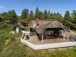 Το κτήριο όπου στεγάζεται  η παραθεριστική κατοικία