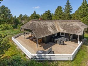 Το κτήριο όπου στεγάζεται  η παραθεριστική κατοικία