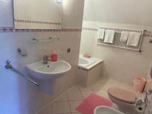 ミアストコにあるSzlachecki Dwórのギャラリーの写真 +14枚の写真