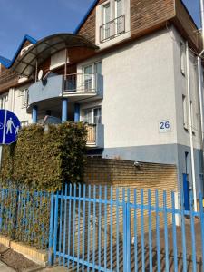 Το κτήριο όπου στεγάζεται  το διαμέρισμα
