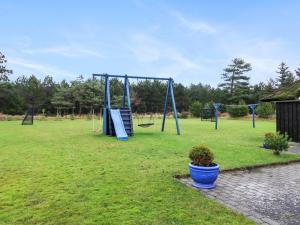 Herní místnost nebo prostor pro děti v ubytování Holiday Home Hothbrod - 1-2km from the sea by Interhome