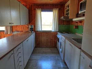 Køkken eller tekøkken på Holiday Home Stillfriede - 400m from the sea by Interhome