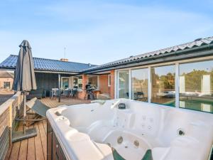 Posezení v ubytování Holiday Home Bela - from the sea by Interhome