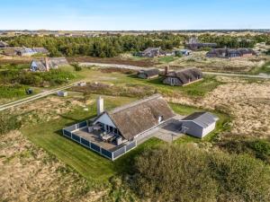 Φυσικό τοπίο κοντά σε αυτή η παραθεριστική κατοικία +24 φωτογραφίες