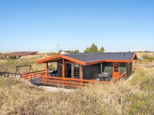 Το κτήριο όπου στεγάζεται  η παραθεριστική κατοικία