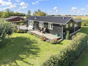 Zahrada ubytování Holiday Home Sinika - 400m from the sea by Interhome