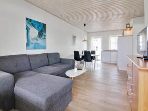 Χώρος καθιστικού στο Apartment Haghni - 200m from the sea by Interhome