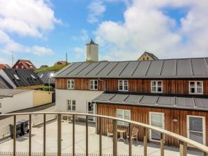 ロッケンにあるApartment Poulsen - 200m from the sea by Interhomeの金属屋根の納屋の画像 +14枚の写真
