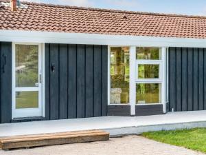 Το κτήριο όπου στεγάζεται  η παραθεριστική κατοικία +20 φωτογραφίες