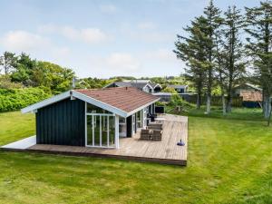 Το κτήριο όπου στεγάζεται  η παραθεριστική κατοικία