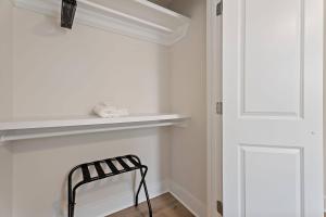 Galeriebild der Unterkunft *NEW ~ Charming, Cozy Apt DWTN Murfreesboro, TN in Murfreesboro + 22 Fotos