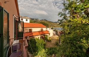 an overhead view of an alley with buildings and trees at Awesome Apartment In Karlobag With Wifi in Karlobag
