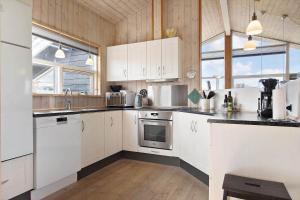 Dapur atau dapur kecil di LN403-Hjorring-Strandgardsvej-8 +14 gambar
