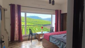 Pemandangan gunung umum atau pemandangan gunung yang diambil dari hotel