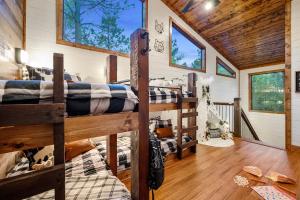 Fotografie z fotogalerie ubytování Northern Exposure v destinaci Mount Herman + 45 fotografií