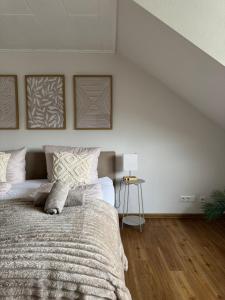 Posezení v ubytování RheinBlick Apartment - Park and Stay "optional" am Deutschen Eck + 22 fotografií