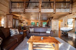 Χώρος καθιστικού στο Treetops +84 φωτογραφίες