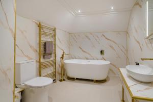 Ένα μπάνιο στο 4 Bed in Alston oc-h33061 +18 φωτογραφίες