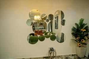 Afbeelding uit fotogalerij van Azraa 2 Bedroom Luxury Apartment in Awka