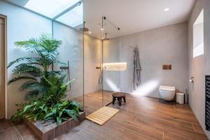 Koupelna v ubytování Deer Close + 90 fotografií