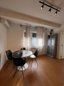 Μια τηλεόραση ή/και κέντρο ψυχαγωγίας στο Forest Nook