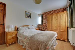 Fotografie z fotogalerie ubytování The Stables v destinaci Elsing + 9 fotografií