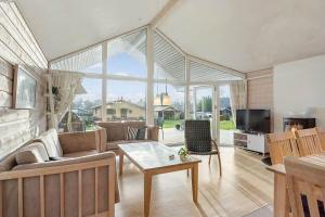 TV a/nebo společenská místnost v ubytování SJ233-Hejls-Hybenvaenget-17