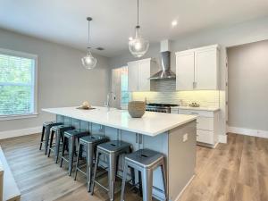 Nhà bếp/bếp nhỏ tại Lala at the Beach 512